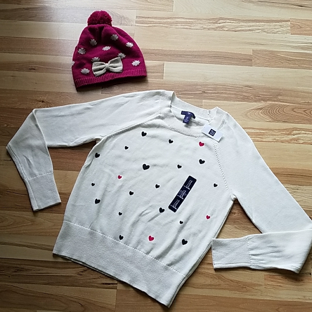 Gap Ivory White Heart Sweater/Pink Beanie